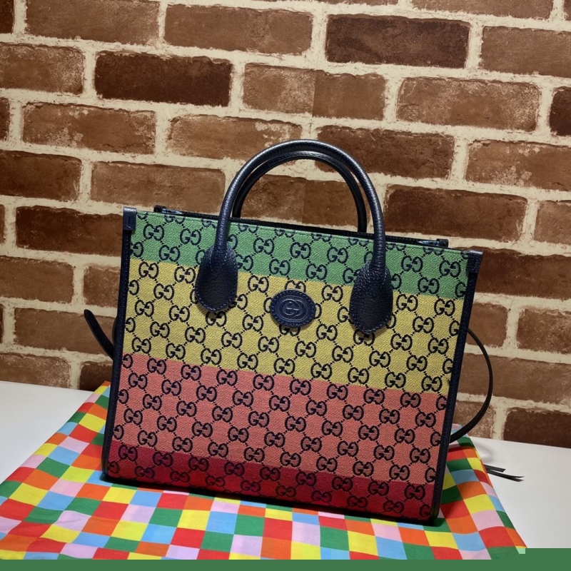 G*u*i shopping bags